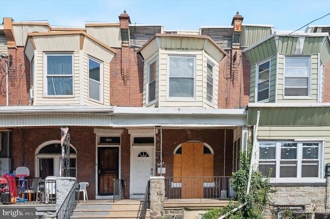 Building Photo - 5327 Greenway Ave Rental