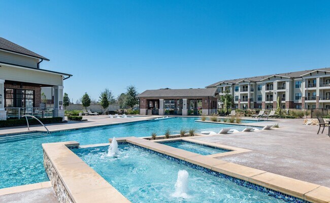 Photo - Falcon at Grand Harbor