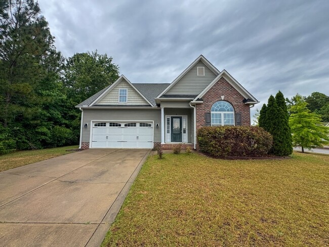 Building Photo - Gorgeous 3 Bed 2.5 Bath Home on Corner Lot