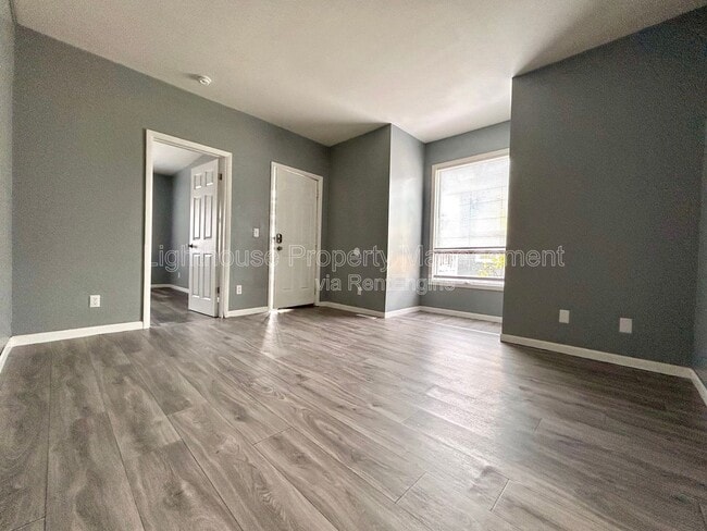 Photo - 1461 Leahy St Unit 1