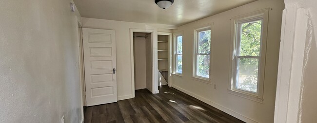 Photo - 1318 N Burbank Ave