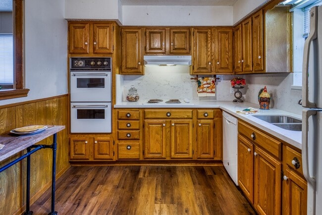 Photo - 402 Cottonwood St