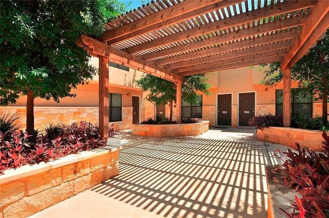 Photo - 711 W 32nd St Unidad 101