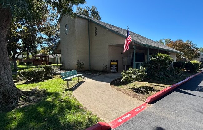 Oficina de arrendamiento - Valley Oak Apartments Unidad 41