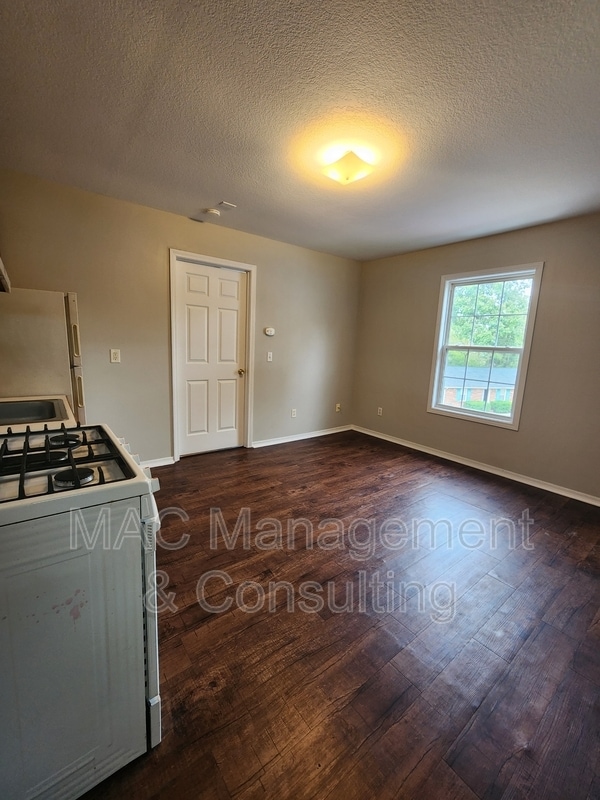 Building Photo - 1325 Virginia Ave Unit A32 Rental