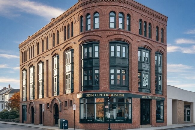 Building Photo - 5 Davis Ave Unit 6