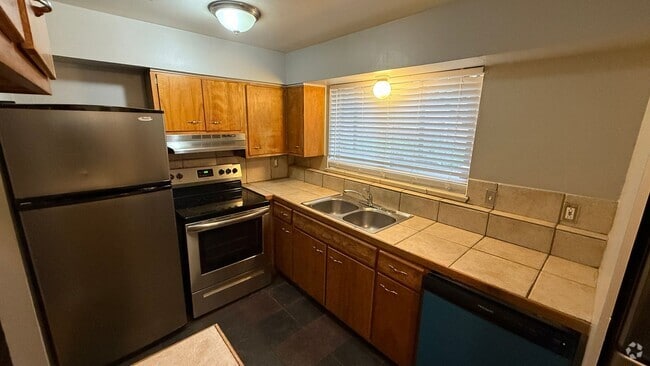 Building Photo - 41st2323 Unit 2323 Rental