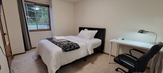 Photo - 19925 Wallingford Ave N