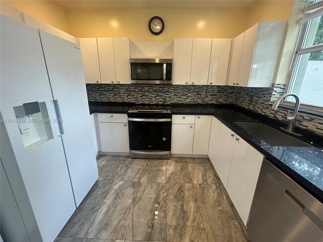Photo - 254 Riverwalk Cir