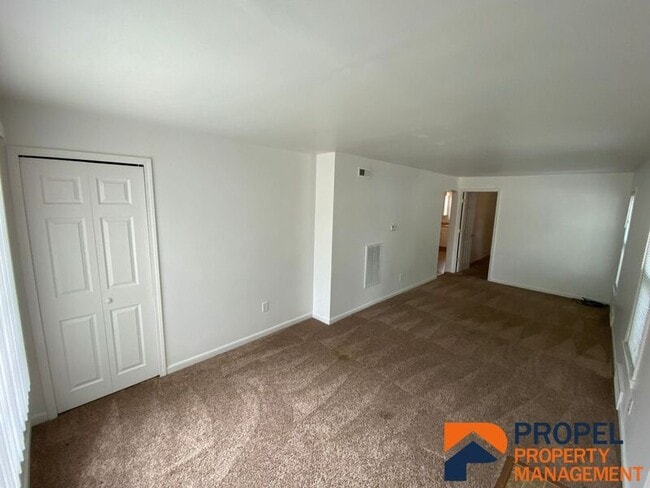 Photo - 8141 Macomb St
