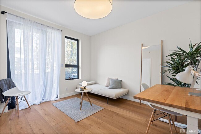 Photo - 943 Treat Ave