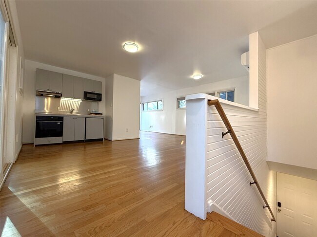 Photo - 2721 Kipling St