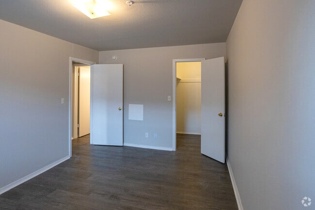 2BR, 1BA - 900SF - Primary Bedroom - Emerald Greens