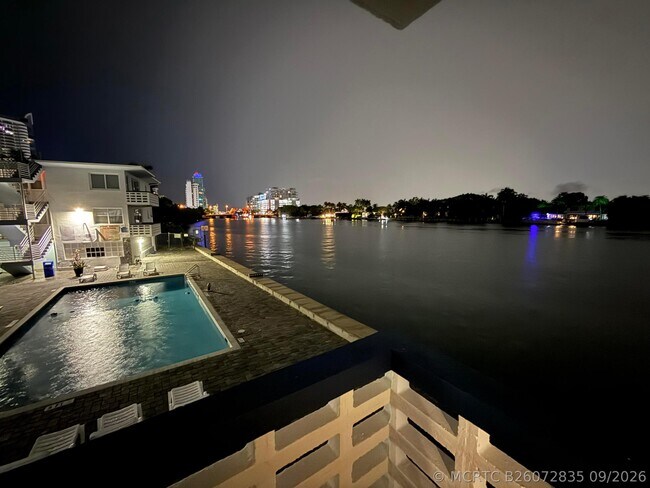 6484 Indian Creek Dr Unit 132