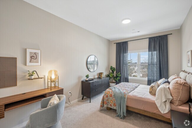 2BR, 2BA - 972SF - Primary Bedroom