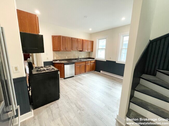 72 Roseclair St Unit 2