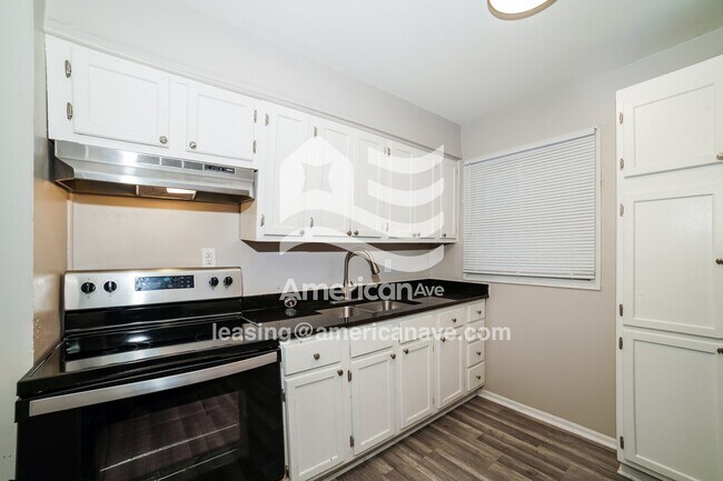 Photo - 2647 W Nebraska Ave