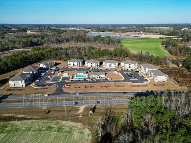 Building Photo - 120 Grove Cir Unit APT. 203