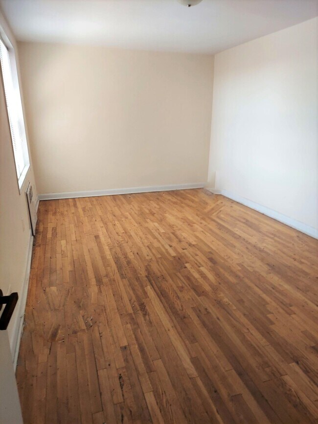 Photo - 7705 Bay Pkwy Unidad 3D