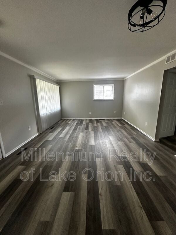 Photo - 22011 Fern St