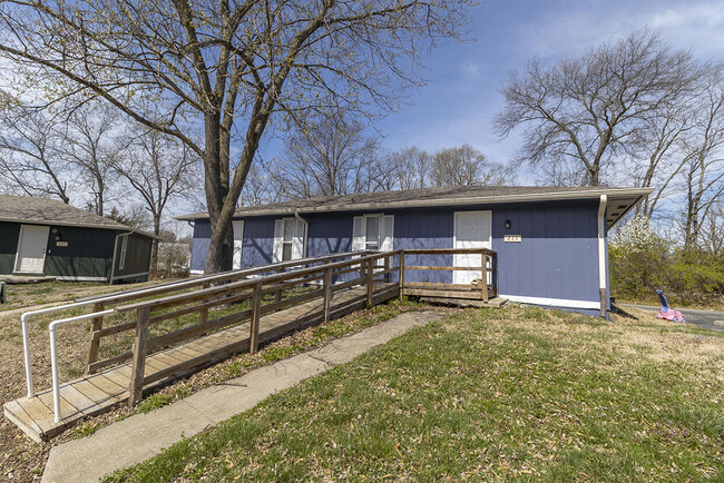 Building Photo - 215 Wheaton Ct Rental