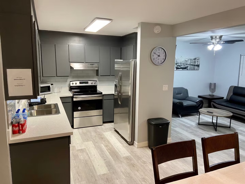 Photo - 132 Quince Ave E