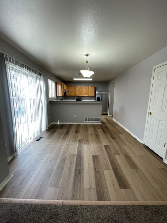 Photo - 6511 Stagecoach Ave