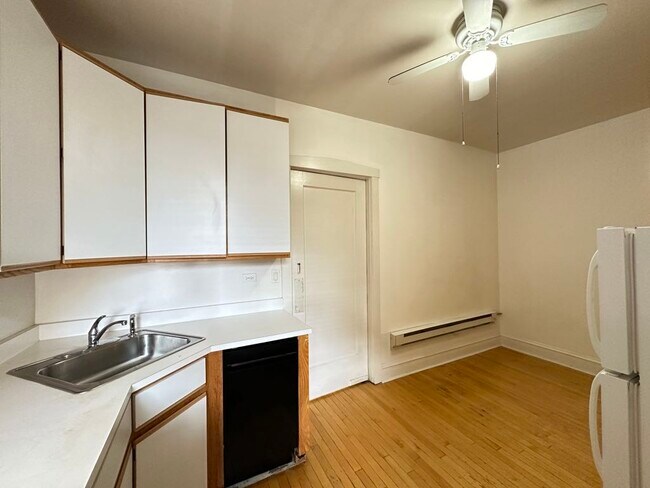 1238 Oak Ave Unit L3