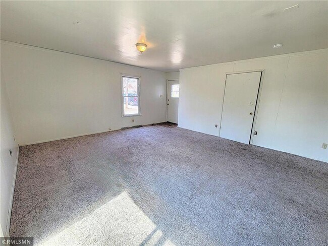 Photo - 518.5 E Walnut St