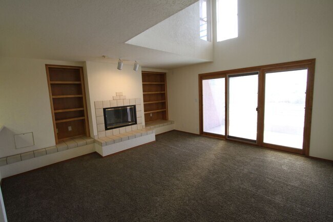 Photo - 5157 Glenwood Pointe Lane NE Townhome