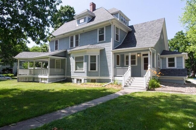 Building Photo - 702 Carroll Ave Unit 2 Rental