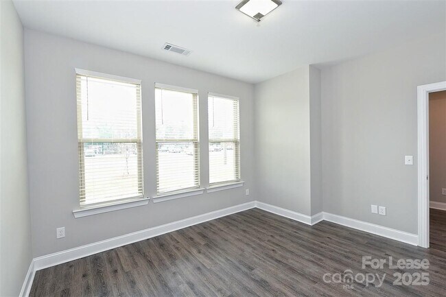 Photo - 2635 Statesville Ave