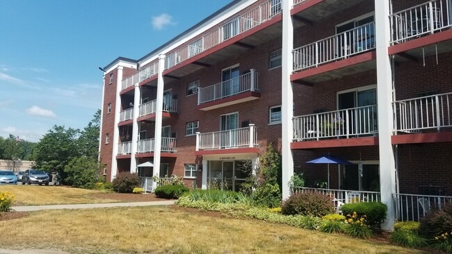 Building Photo - 36 Greentree Ln Unit 23
