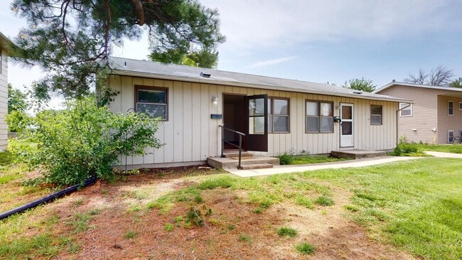 Building Photo - 2 bedroom duplex in North Ames