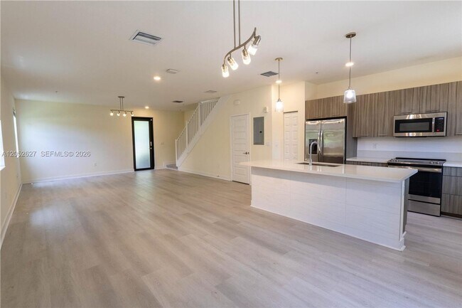Photo - 10407 NW 82nd St