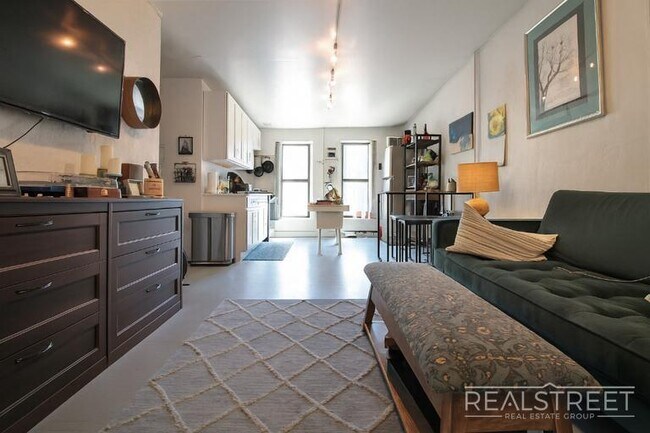 Photo - Spacious Studio LOFT in Williamsburg! Unit B1