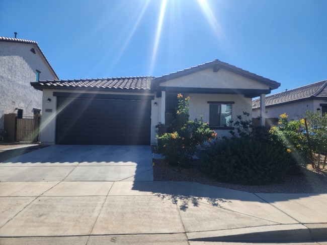 Building Photo - 40545 W Chambers Dr