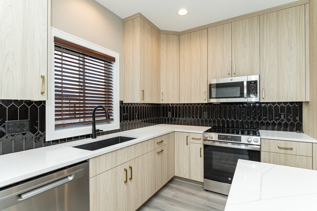 Photo - 353 Spring Day Ct NE