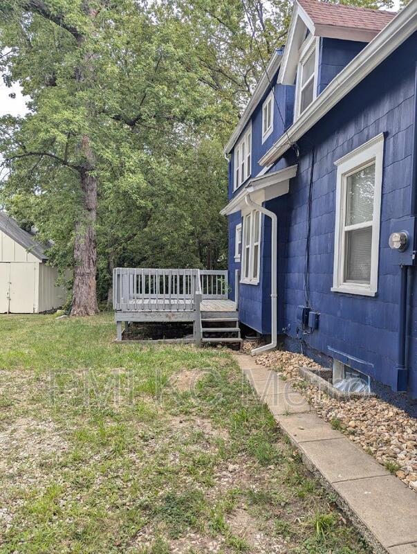 Photo - 724 S Grand Ave
