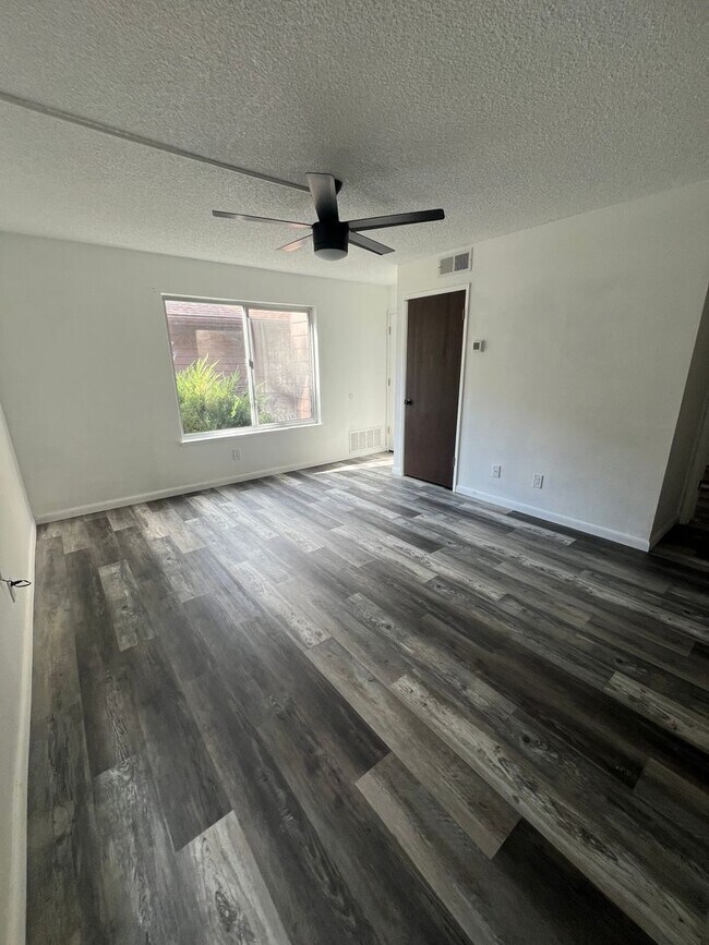 1200 S Riordan Ranch St