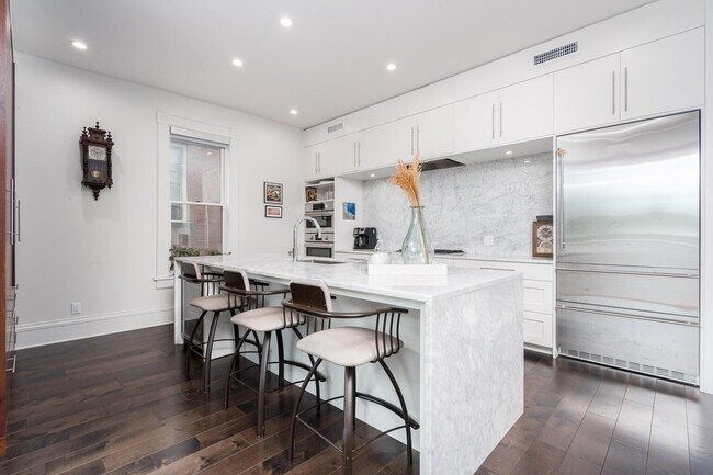 Photo - 1730 N Franklin Pl