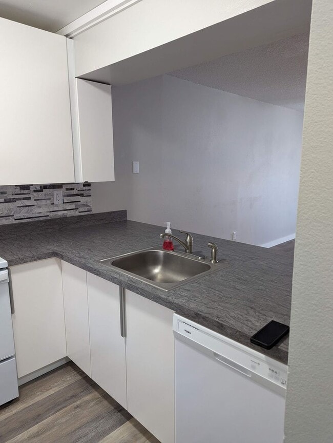 Photo - Nicely updated large condo