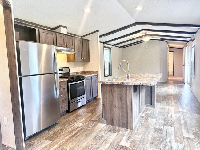 Nearly new 3 bedroom mobile home on a big ... - Nearly new 3 bedroom mobile home on a big ...