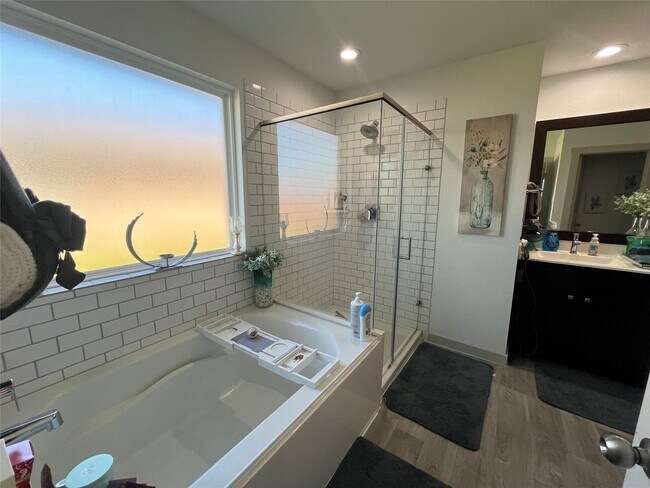 Photo - 827 Teal Moon Dr