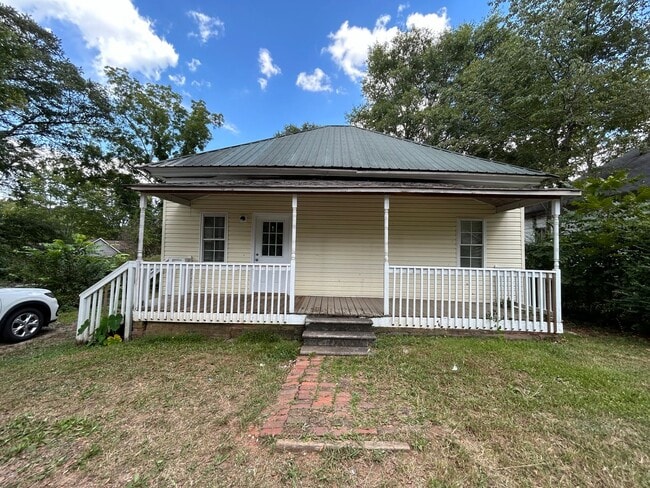 Building Photo - 108 Banks St