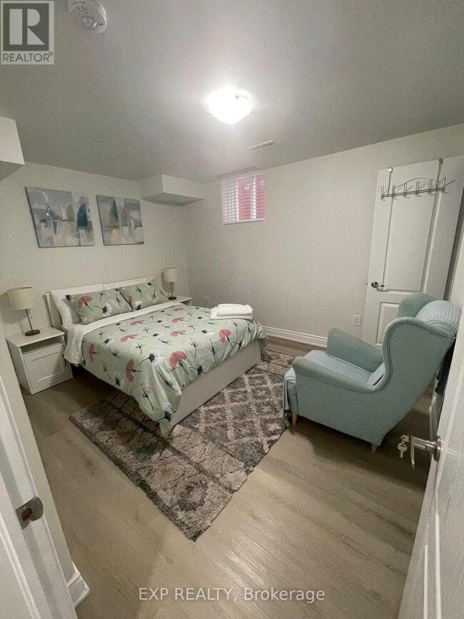 Photo - 138 Aylesbury Dr