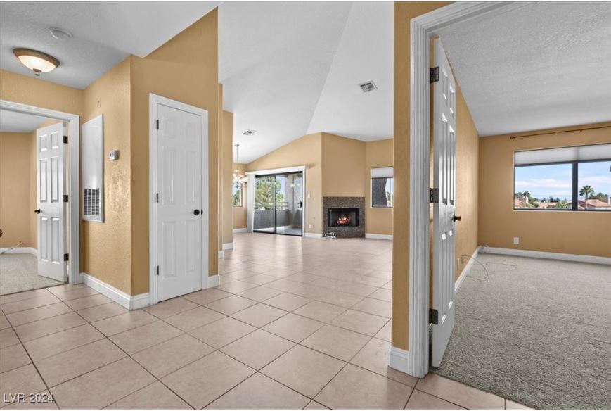 Photo - 5048 S Rainbow Blvd Unidad 205 Rental
