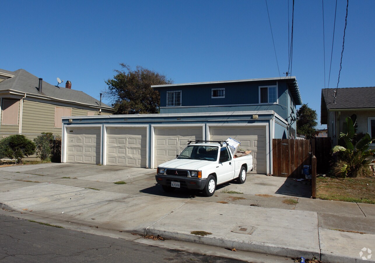 Photo - 324 S 4th St