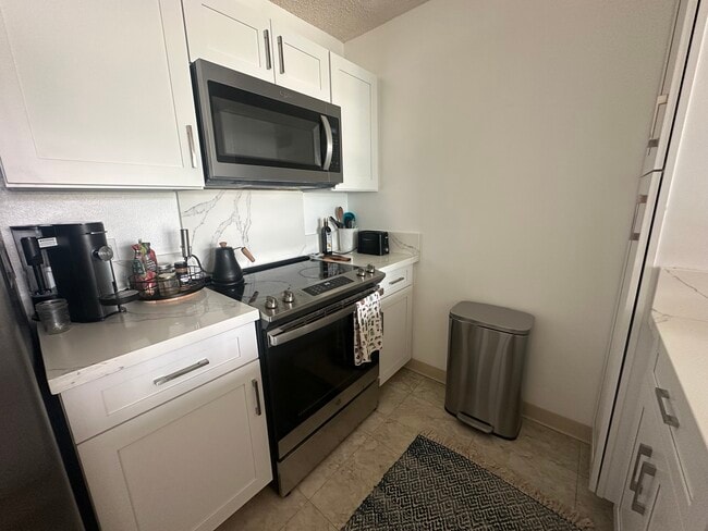 Kitchen - 1133 Waimanu St Unit 907