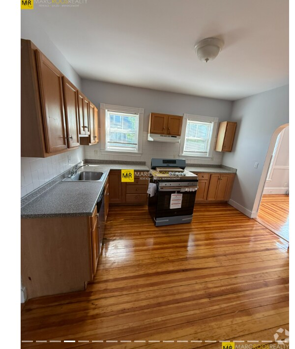 Building Photo - 68 Willow Ave Unit 2 Rental